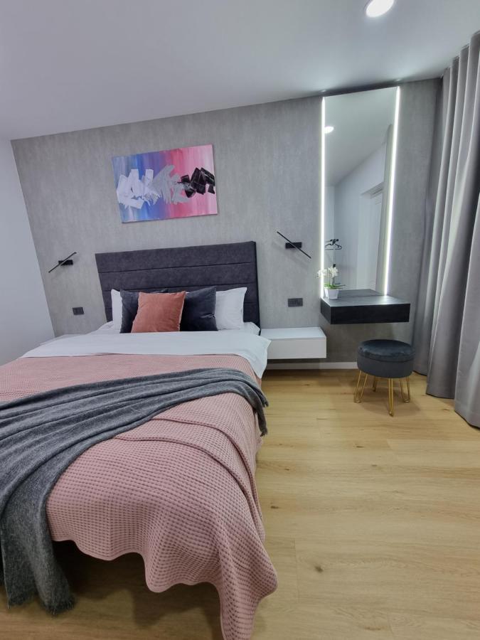 Casa Chiper - Apartament Etaj 1 Brasov Luaran gambar